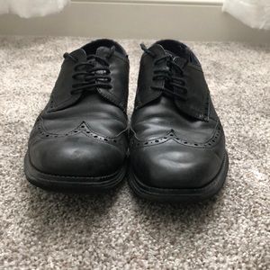 Cole Haan Grand 0s men’s dress shoes. Size 10M. Decent shape and condition.